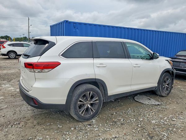 2019 TOYOTA HIGHLANDER LE/LE Plus