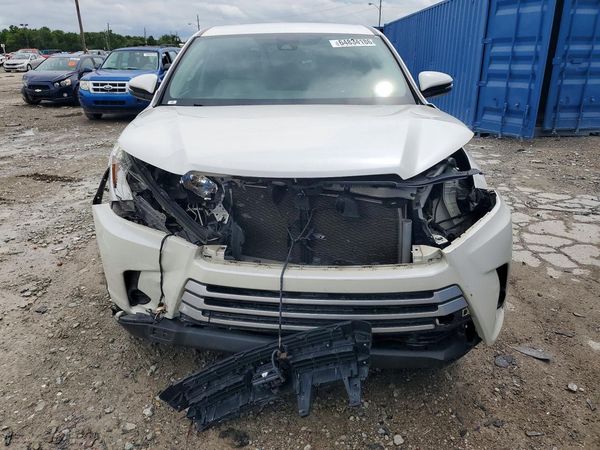 2019 TOYOTA HIGHLANDER LE/LE Plus