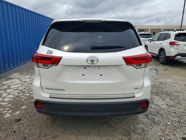 2019 TOYOTA HIGHLANDER LE/LE Plus