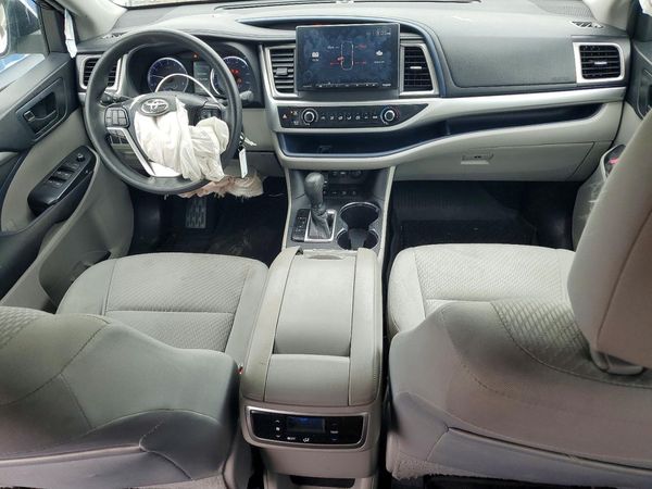 2019 TOYOTA HIGHLANDER LE/LE Plus