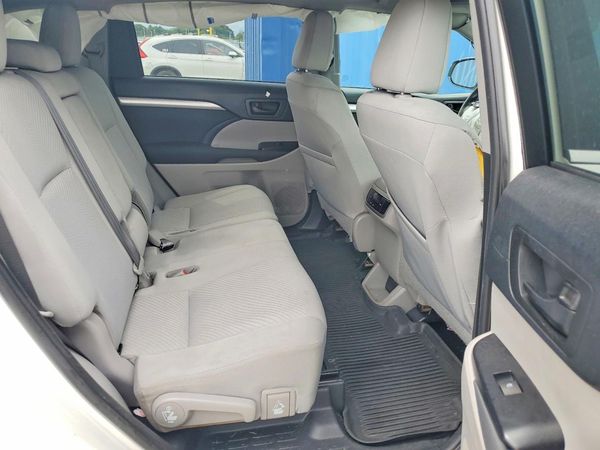 2019 TOYOTA HIGHLANDER LE/LE Plus
