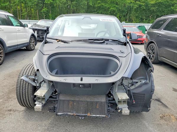 2025 TESLA MODEL Y