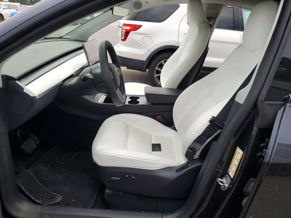 2025 TESLA MODEL Y
