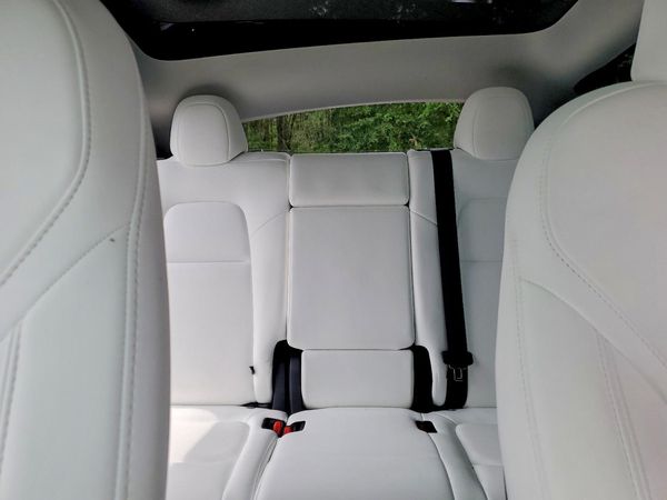 2025 TESLA MODEL Y