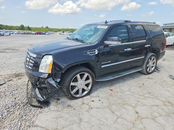 2013 CADILLAC ESCALADE Standard