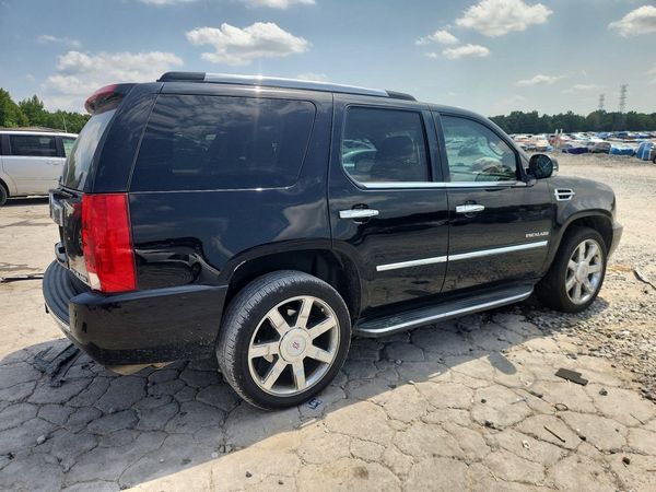 2013 CADILLAC ESCALADE Standard