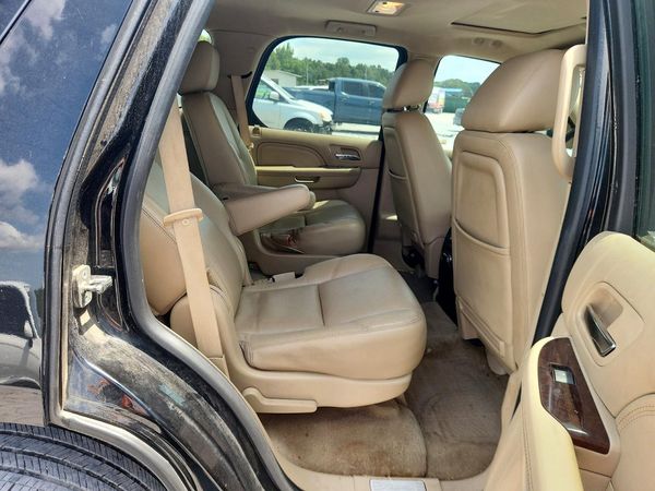 2013 CADILLAC ESCALADE Standard
