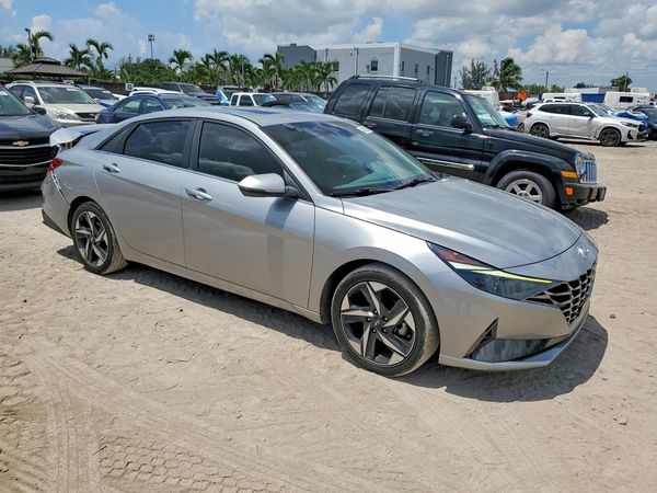 2021 HYUNDAI ELANTRA SEL w/ Premium Pkg