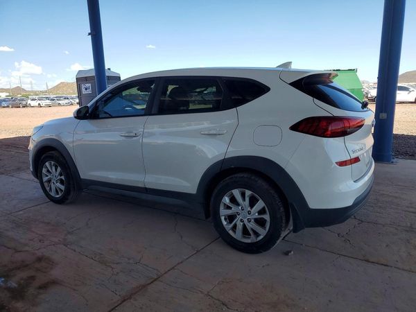 2020 HYUNDAI TUCSON SE