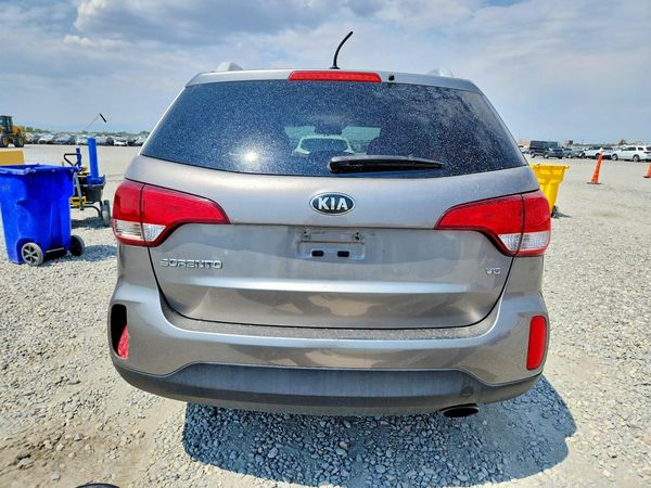 2015 KIA SORENTO GL