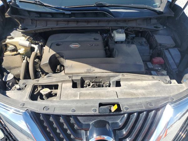 2018 NISSAN MURANO — Engine bay