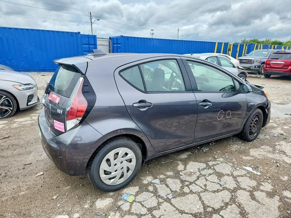 2016 TOYOTA PRIUS C ON