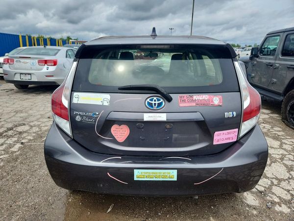 2016 TOYOTA PRIUS C ON