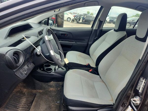 2016 TOYOTA PRIUS C ON