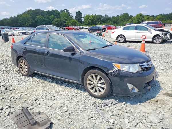 2014 TOYOTA CAMRY