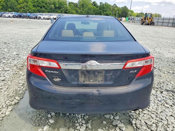 2014 TOYOTA CAMRY