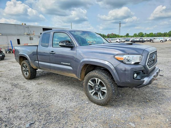 2018 TOYOTA TACOMA