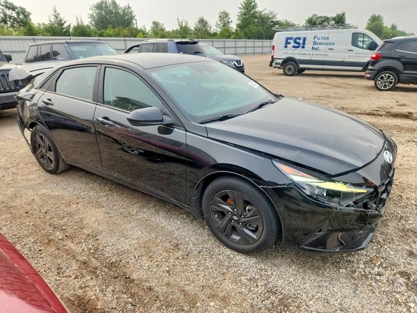 2022 HYUNDAI ELANTRA SEL