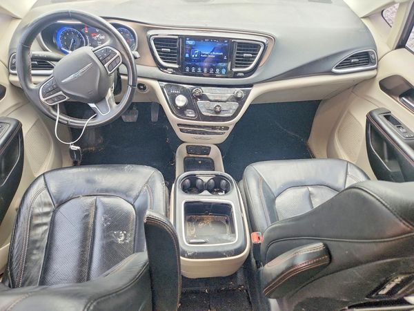2017 CHRYSLER PACIFICA