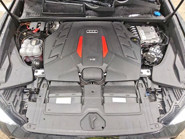 2022 AUDI SQ8 quattro Premium Plus — Engine bay