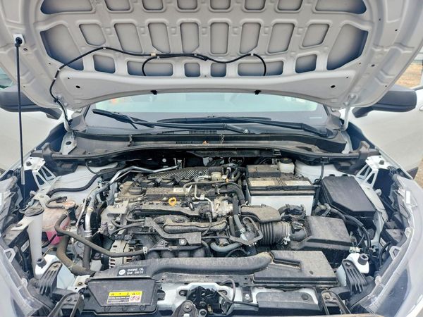 2023 TOYOTA COROLLA CROSS L — Engine bay