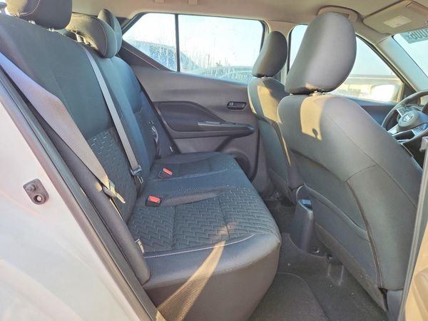 2021 NISSAN KICKS