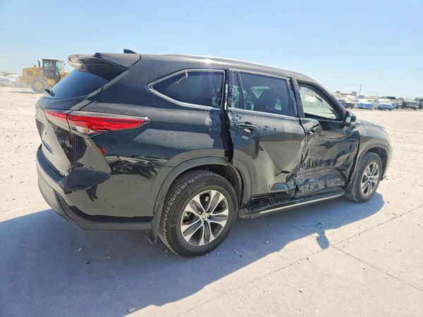 2022 TOYOTA HIGHLANDER
