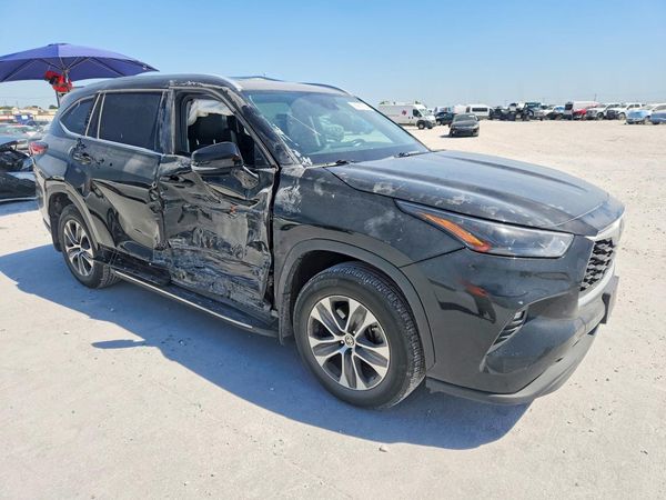 2022 TOYOTA HIGHLANDER