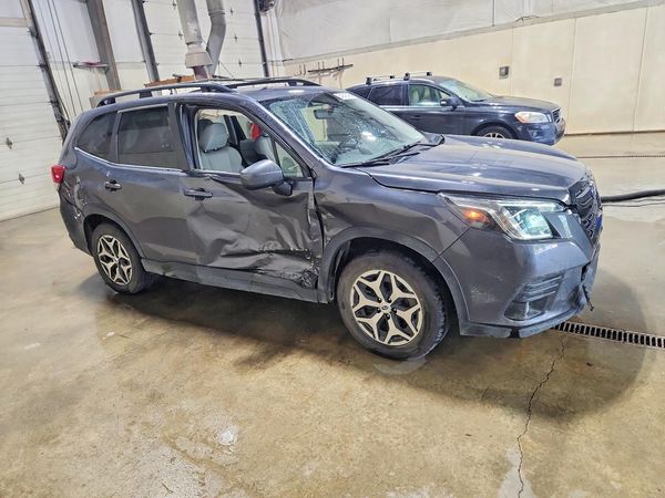 2024 SUBARU FORESTER Premium Base