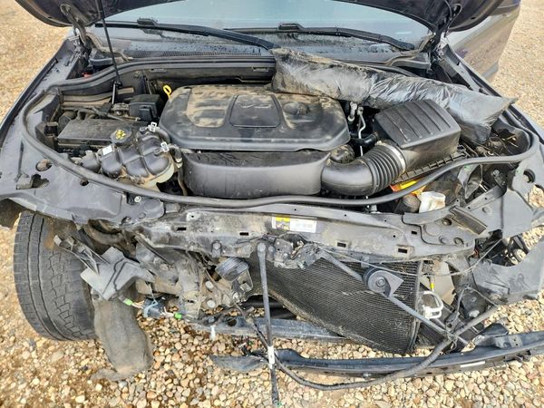 2020 JEEP CHEROKEE Laredo — Engine bay