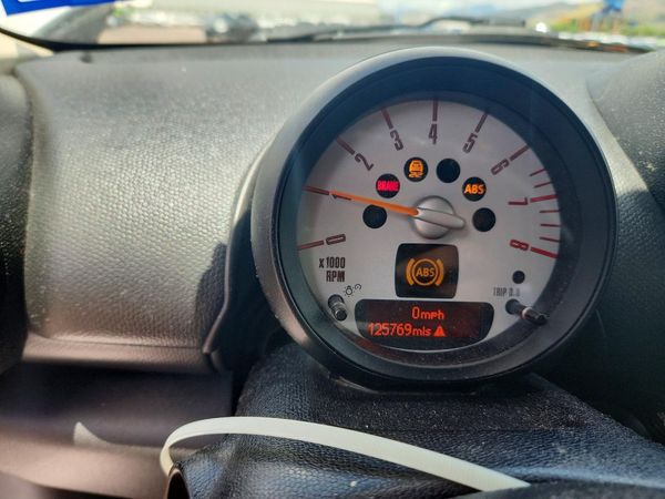 2014 MINI COOPER