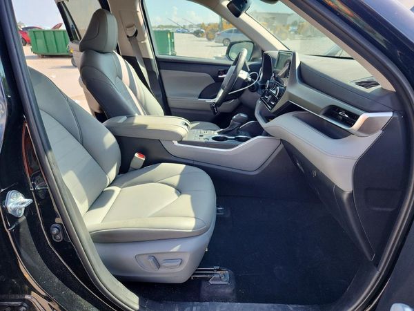 2024 TOYOTA HIGHLANDER