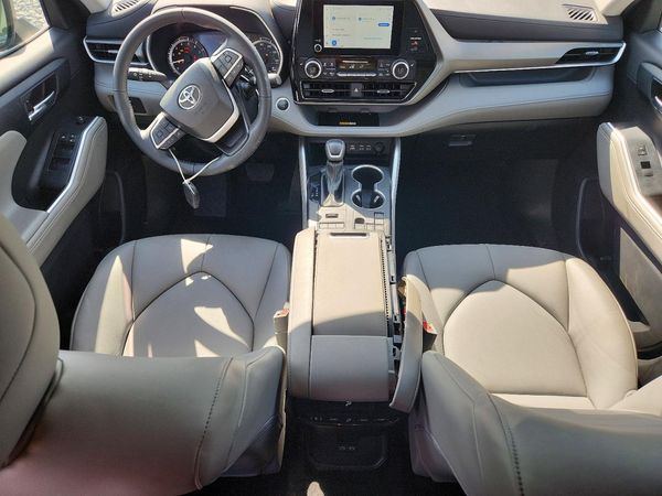 2024 TOYOTA HIGHLANDER