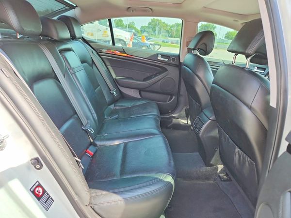 2014 KIA CADENZA