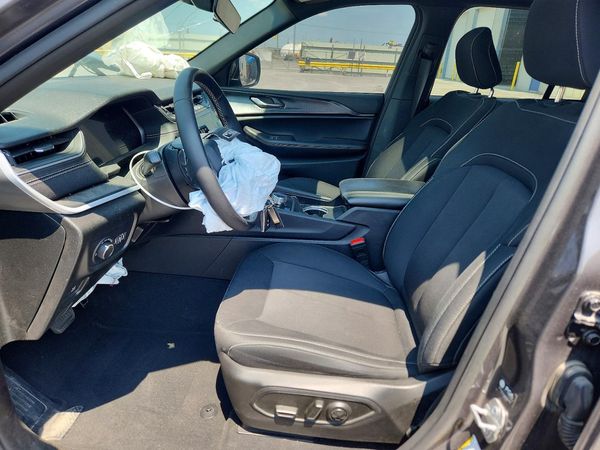 2025 JEEP GRAND CHEROKEE