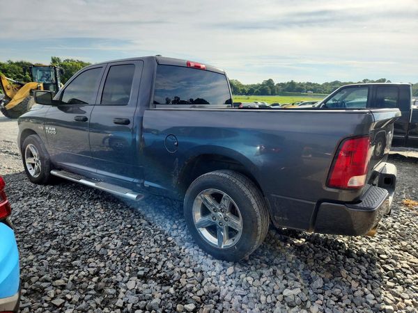 2015 RAM 1500 ST QUAD CAB 4X2