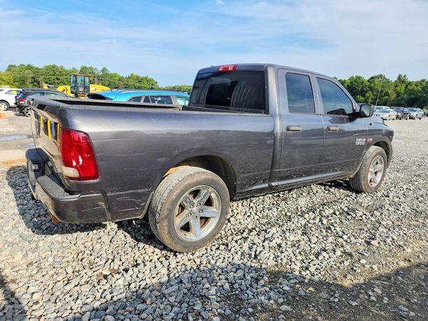 2015 RAM 1500 ST QUAD CAB 4X2