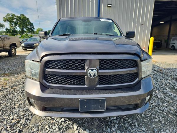 2015 RAM 1500 ST QUAD CAB 4X2