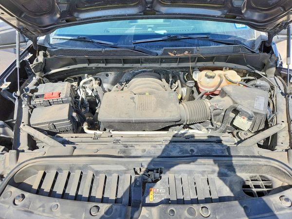 2020 CHEVROLET SILVERADO Custom — Engine bay