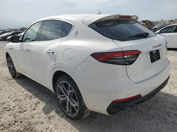 2022 MASERATI LEVANTE