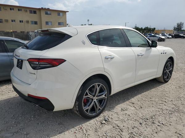 2022 MASERATI LEVANTE