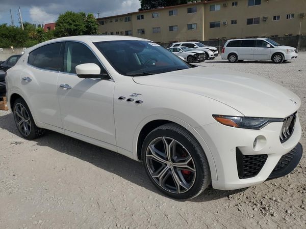 2022 MASERATI LEVANTE