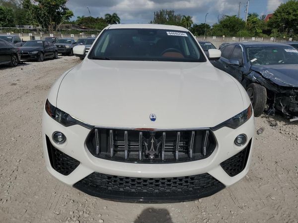 2022 MASERATI LEVANTE