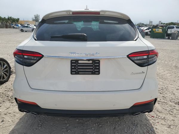 2022 MASERATI LEVANTE