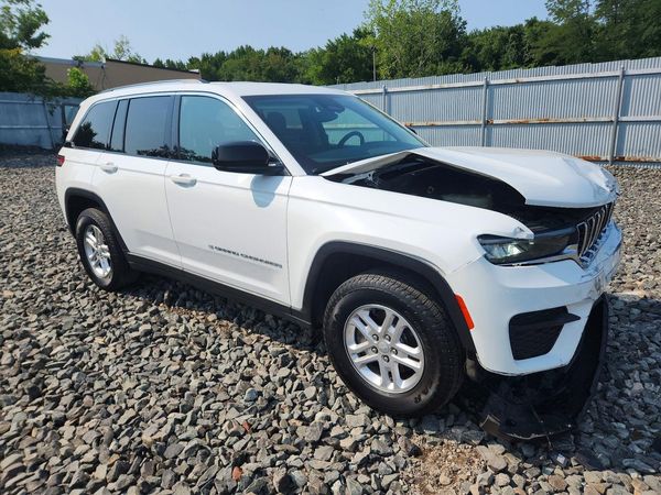 2022 JEEP GRAND CHEROKEE Laredo