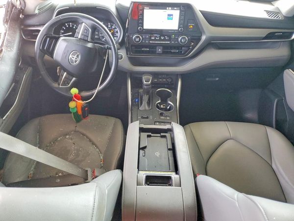 2021 TOYOTA HIGHLANDER XLE