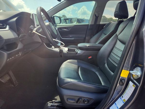 2019 TOYOTA RAV4 XLE Premium