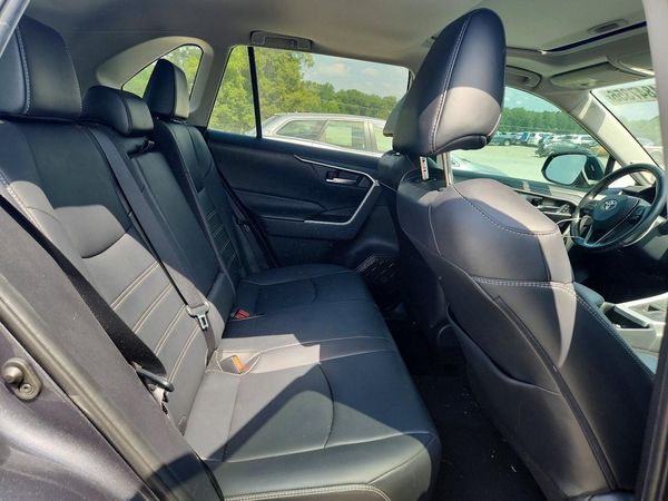2019 TOYOTA RAV4 XLE Premium