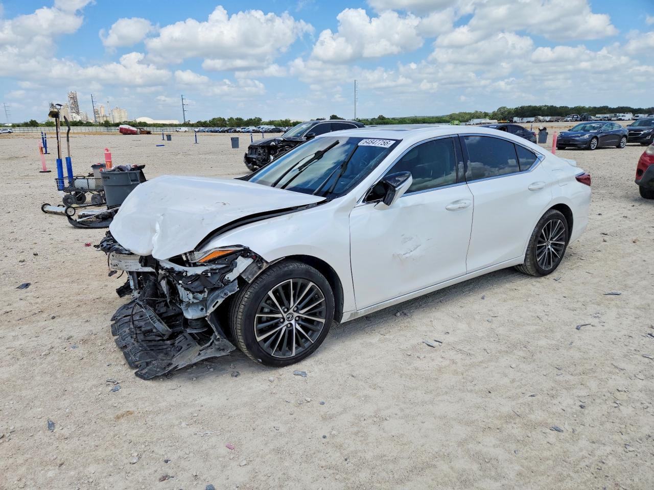 2023 LEXUS ES300 300h Premium — Front 3/4
