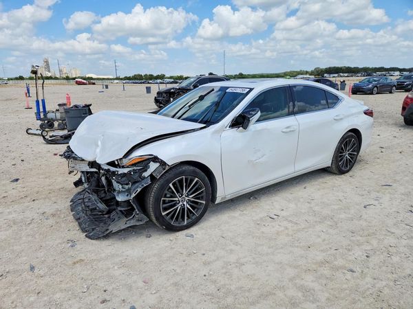 2023 LEXUS ES300 300h Premium — Front 3/4